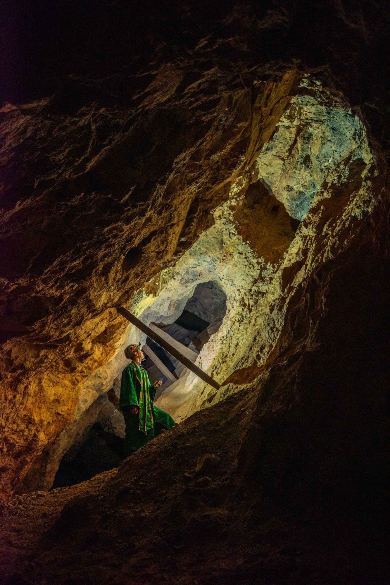 Photograph - 06-12-24-grad-40.JPG