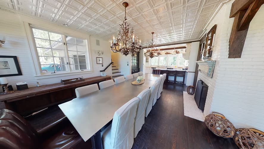 Real estate interior photograph